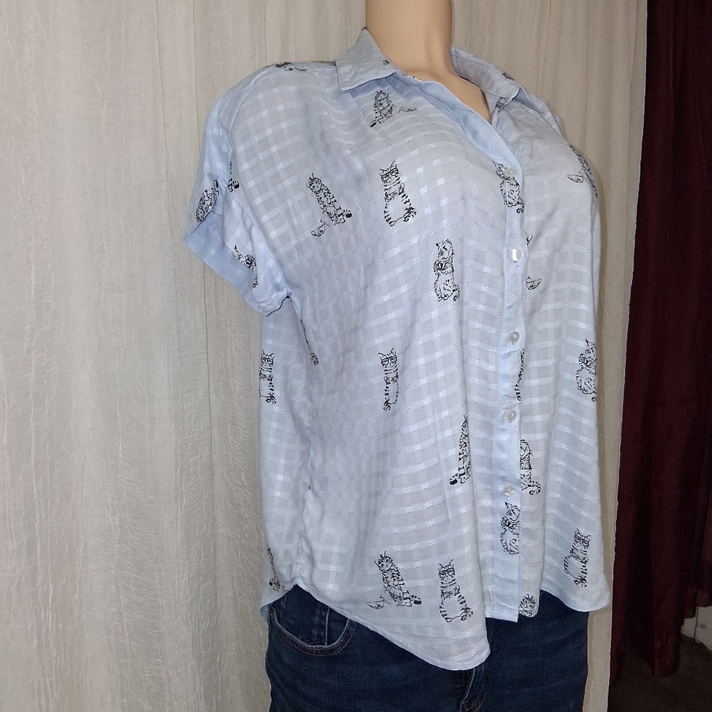 JANE+DELANCEY size S Sky Blue Button Down Shirt with Cat Design 100% Rayon - Picture 8 of 16